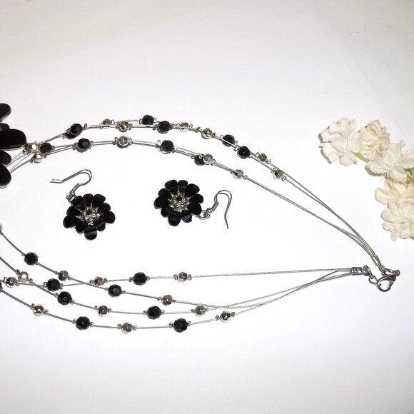 Black and Silver Flower Necklace and Earrings Set Woman Coordinating Set E11 - Picture 5 of 6